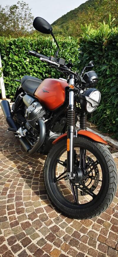Moto Guzzi V7 Stone (2021 - 24) usata