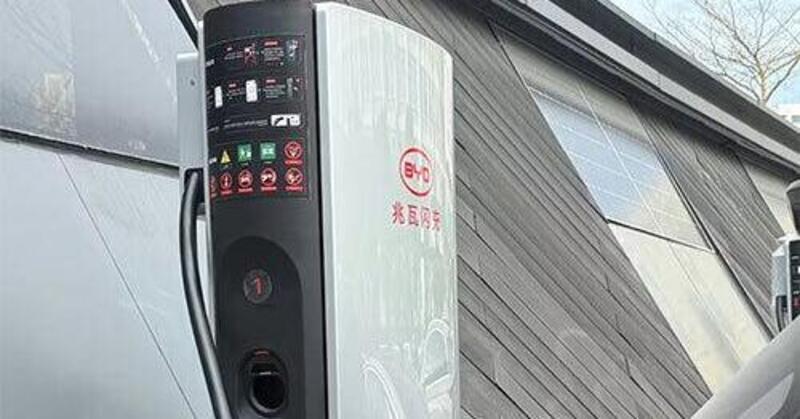 BYD crea un sistema di ricarica EV veloce come fare il pieno di benzina