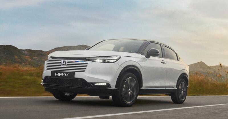 Honda HR-V 2025: arriva il restyling con nuovi allestimenti e la tecnologia ibrida