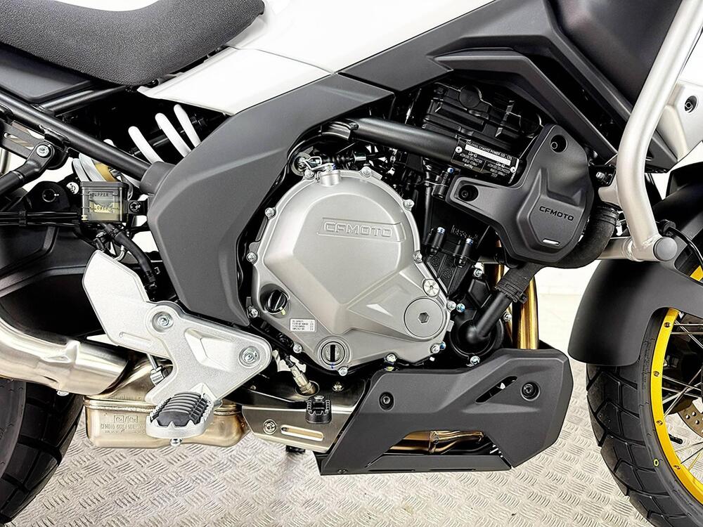 CFMOTO 700MT Adventure (2025) (8)