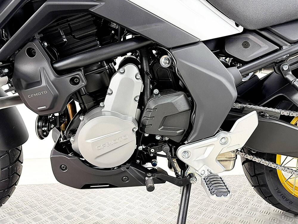 CFMOTO 700MT Adventure (2025) (14)