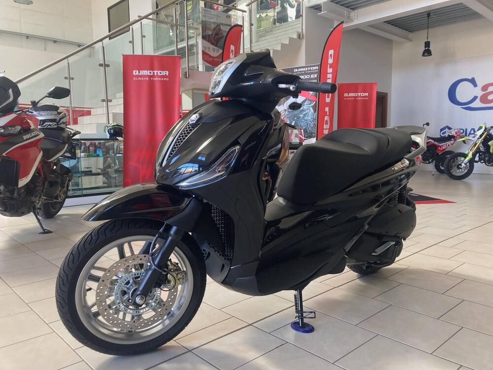 Piaggio Beverly 310 (2025 - 26) (2)