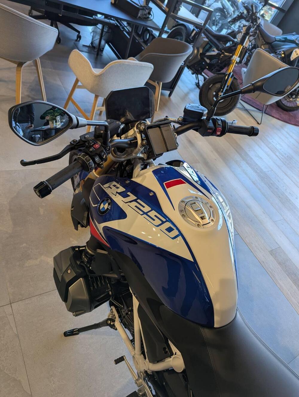 Bmw R 1250 R (2021 - 25) (2)