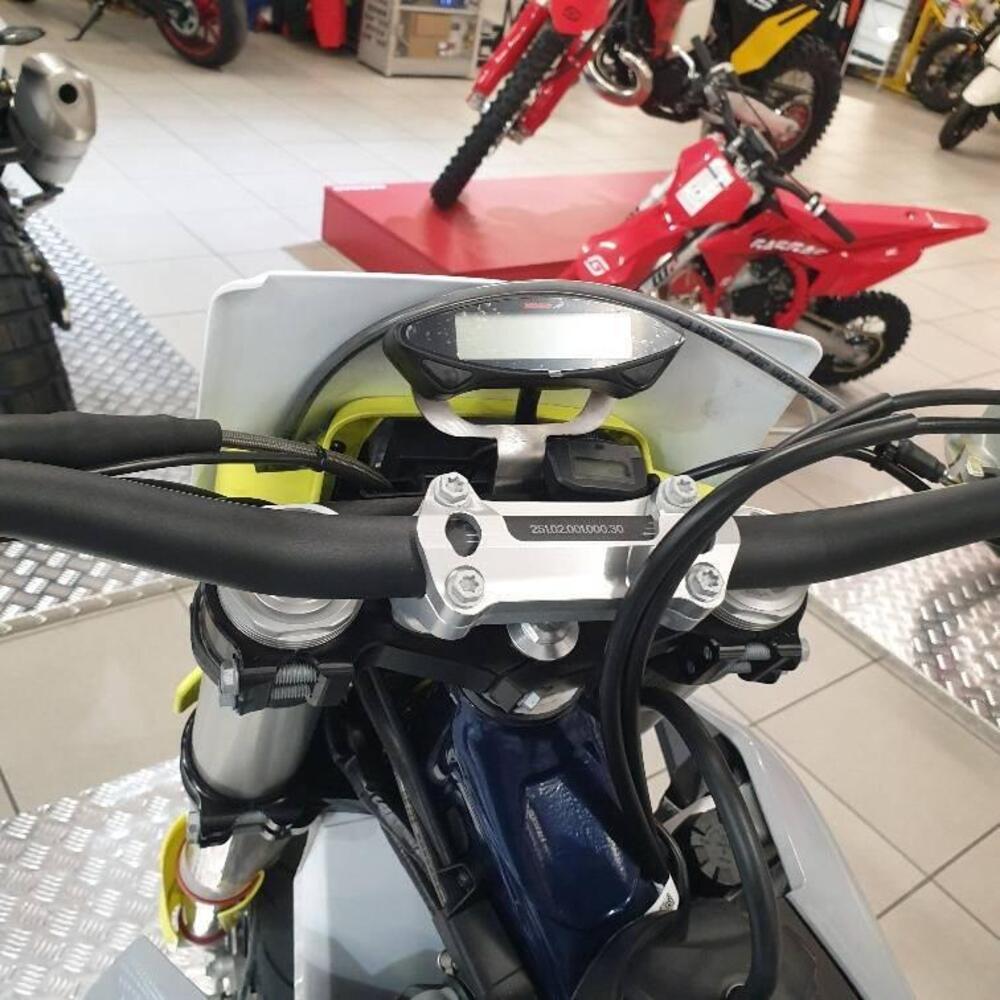 Husqvarna SMR 125 (2011 - 13) (3)