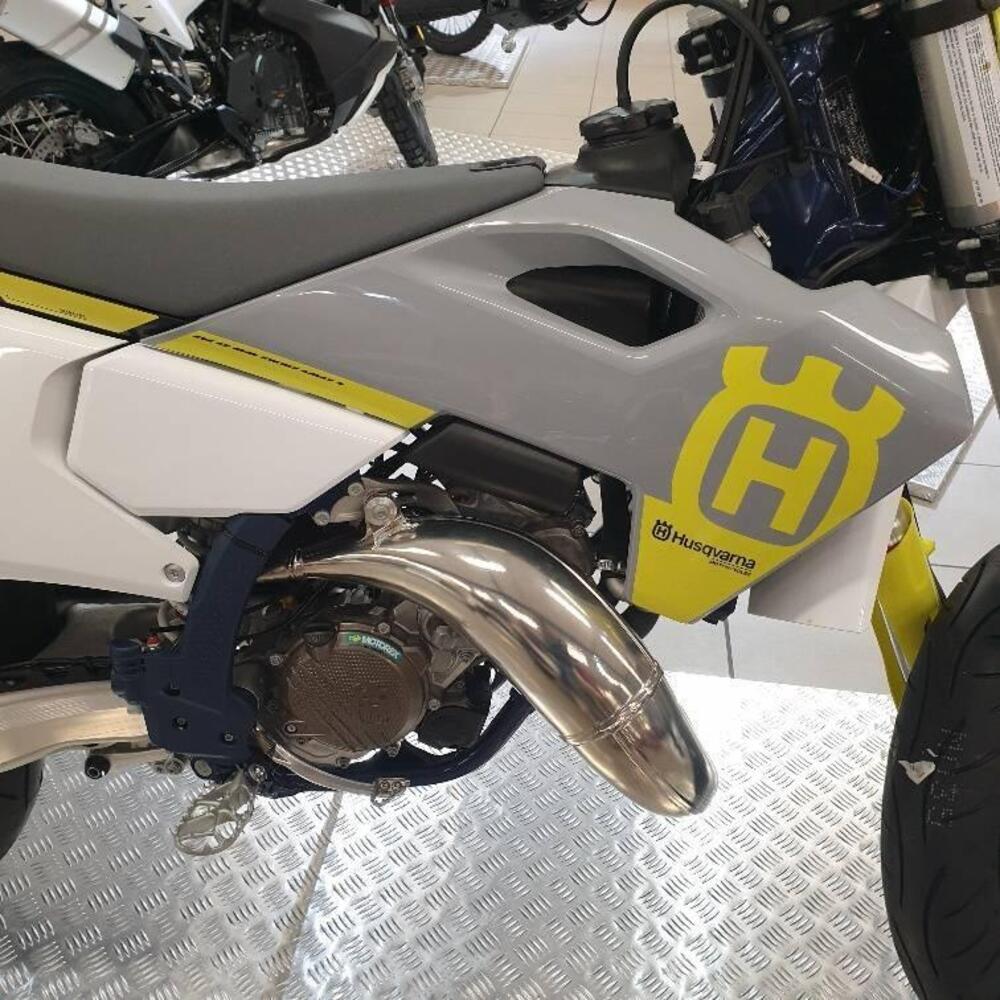 Husqvarna SMR 125 (2011 - 13) (6)