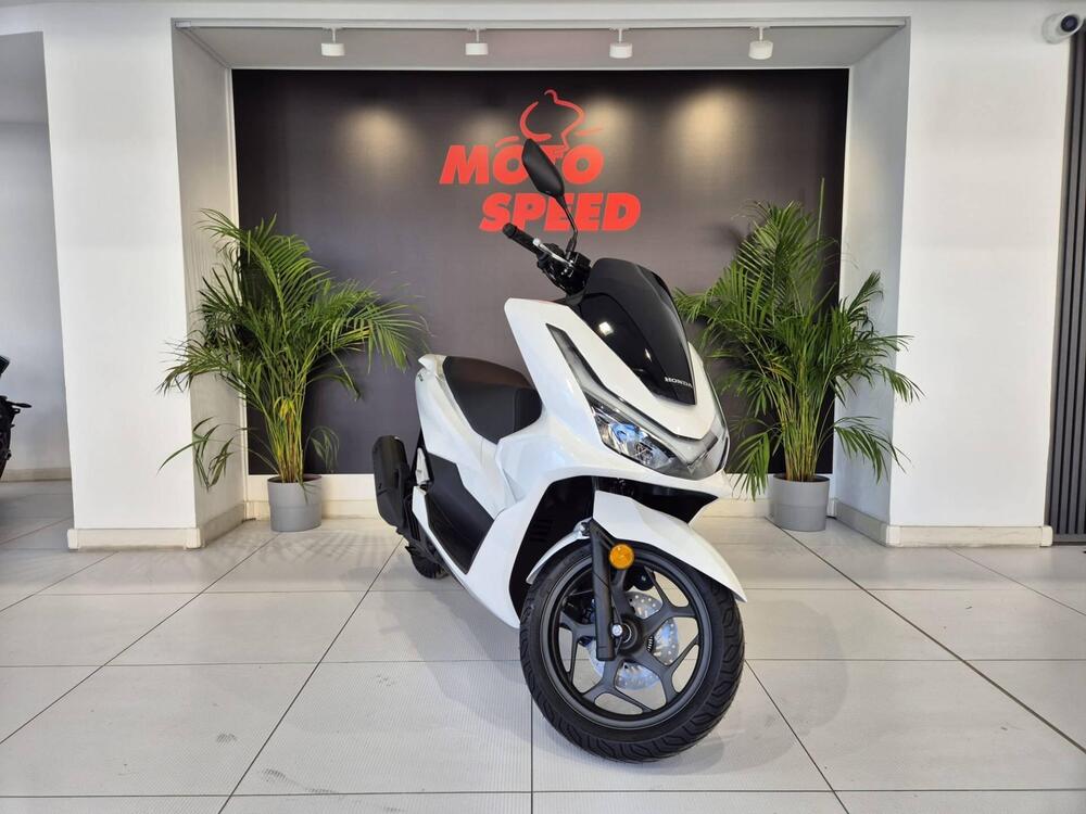 Honda PCX 125 (2025) (3)