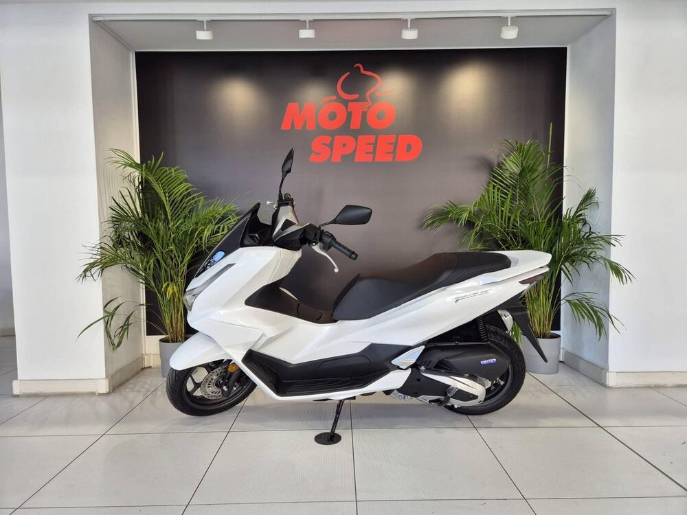 Honda PCX 125 (2025) (2)