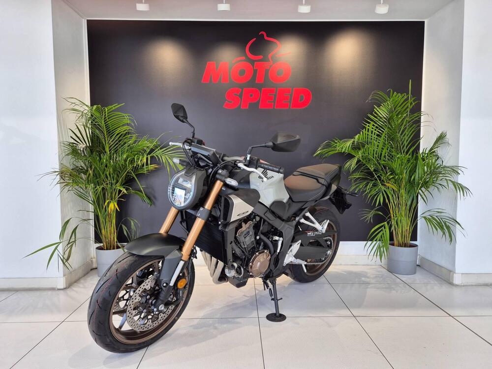 Honda CB 650 R E-Clutch (2024 - 25) (3)