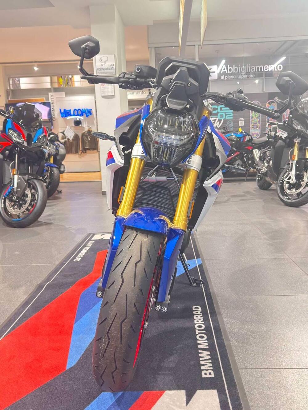 Bmw F 900 R (2025) (2)