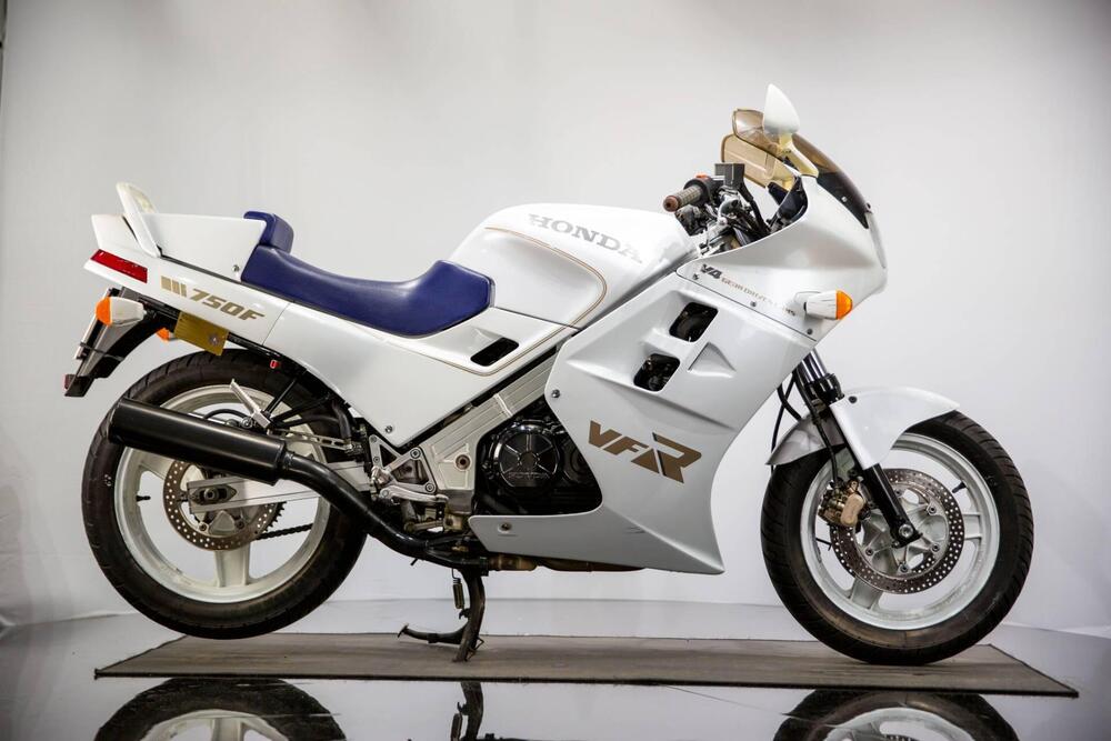 Honda VFR 750 F (1986 - 87) (2)