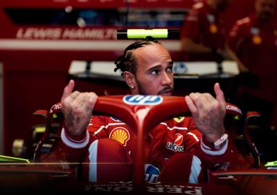 F1. Il lavoro al simulatore sul set-up, l’adattamento di Hamilton e il suo rapporto con Adami: così la Ferrari riparte dalla Cina