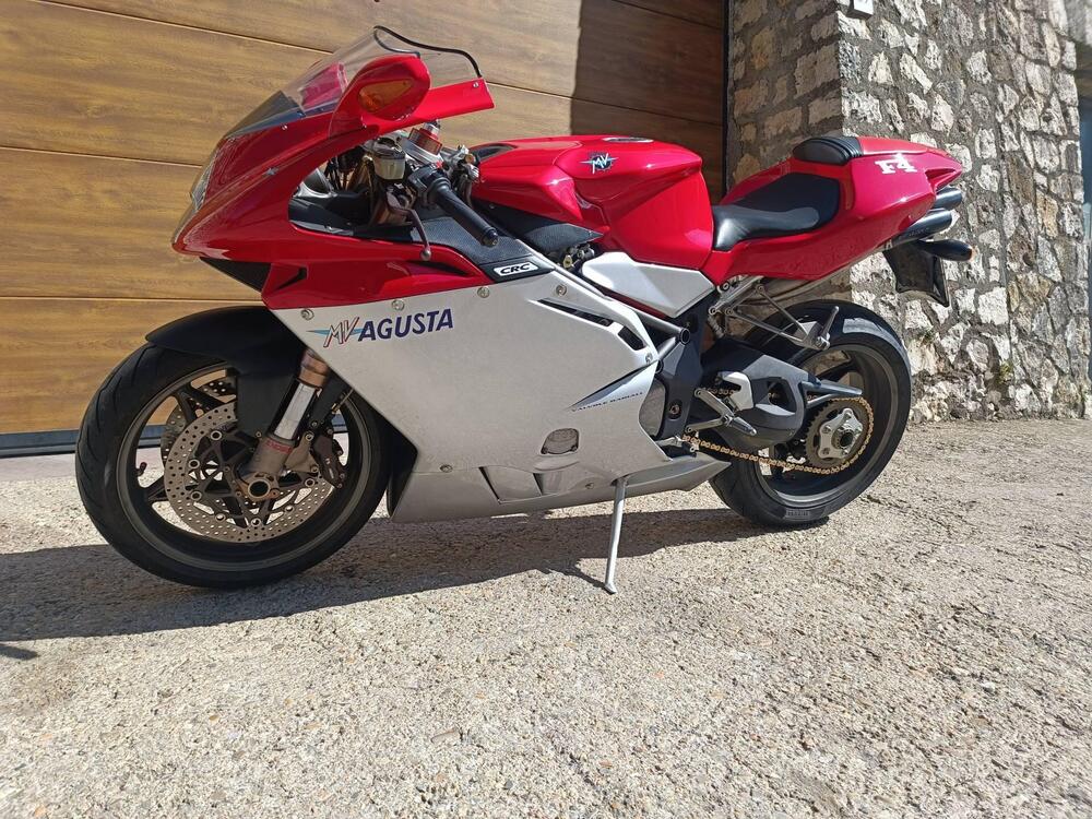 MV Agusta F4 750 S 1+1 (2000 - 02) (2)
