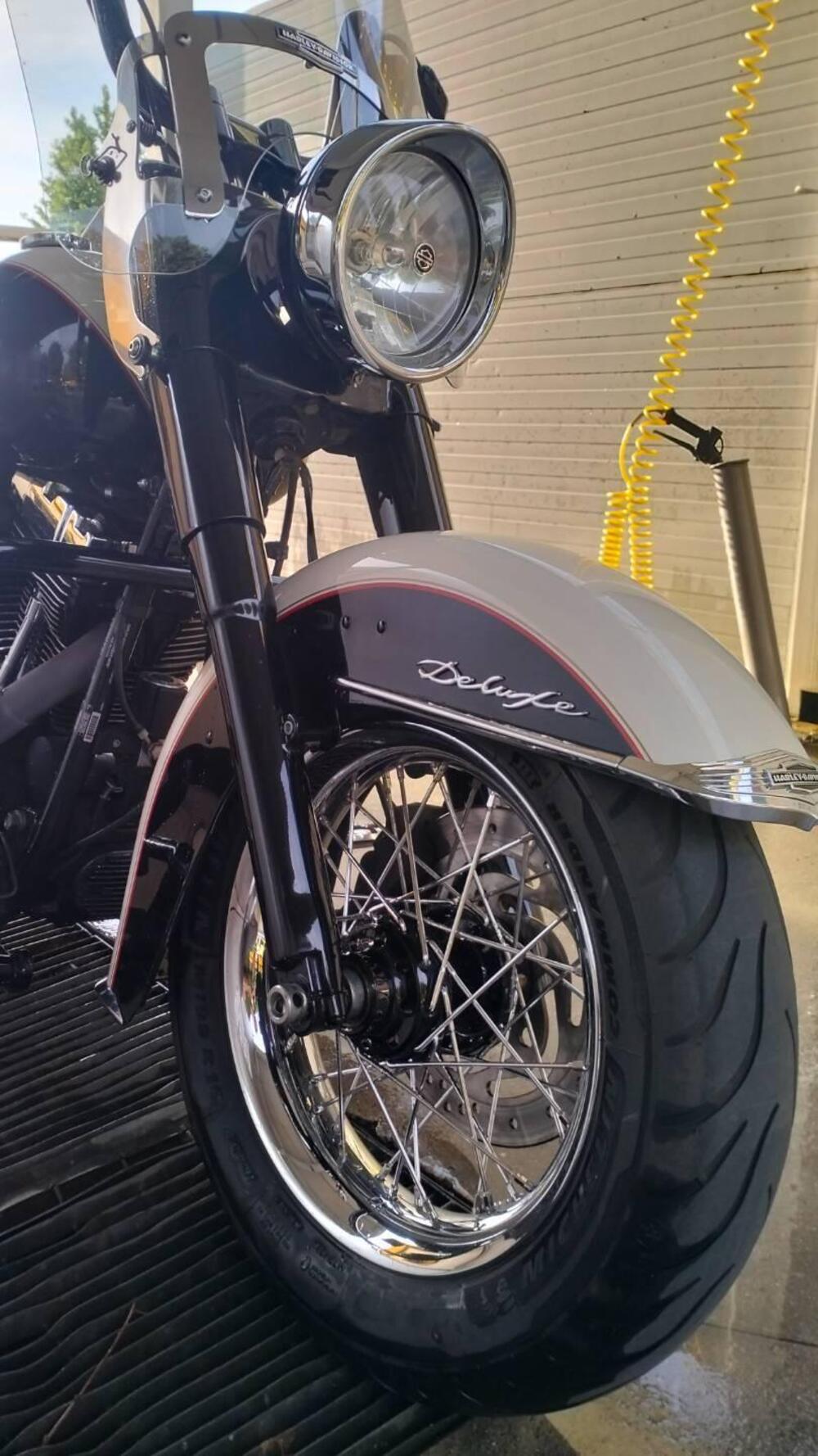 Harley-Davidson 1690 Deluxe ABS (2011 - 16) - FLSTN (2)