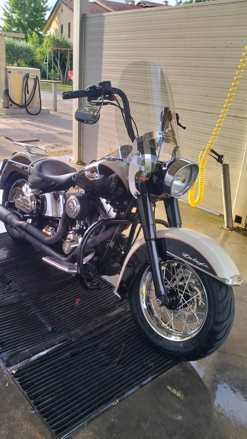 Harley-Davidson 1690 Deluxe ABS (2011 - 16) - FLSTN (3)