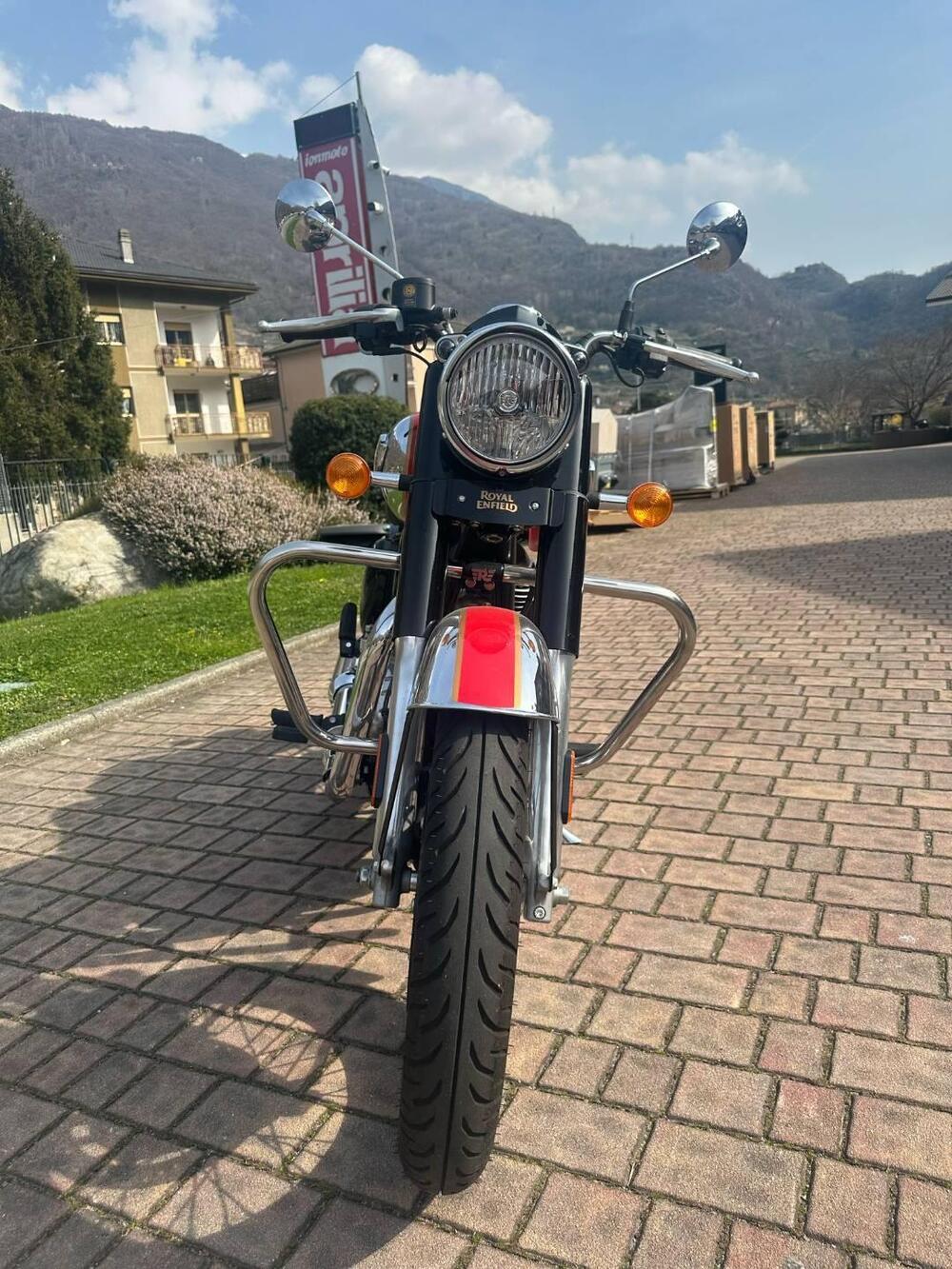 Royal Enfield Classic 350 (2021 - 26) (2)