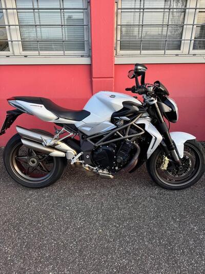 MV Agusta Brutale 990 R (2009 - 12) usata