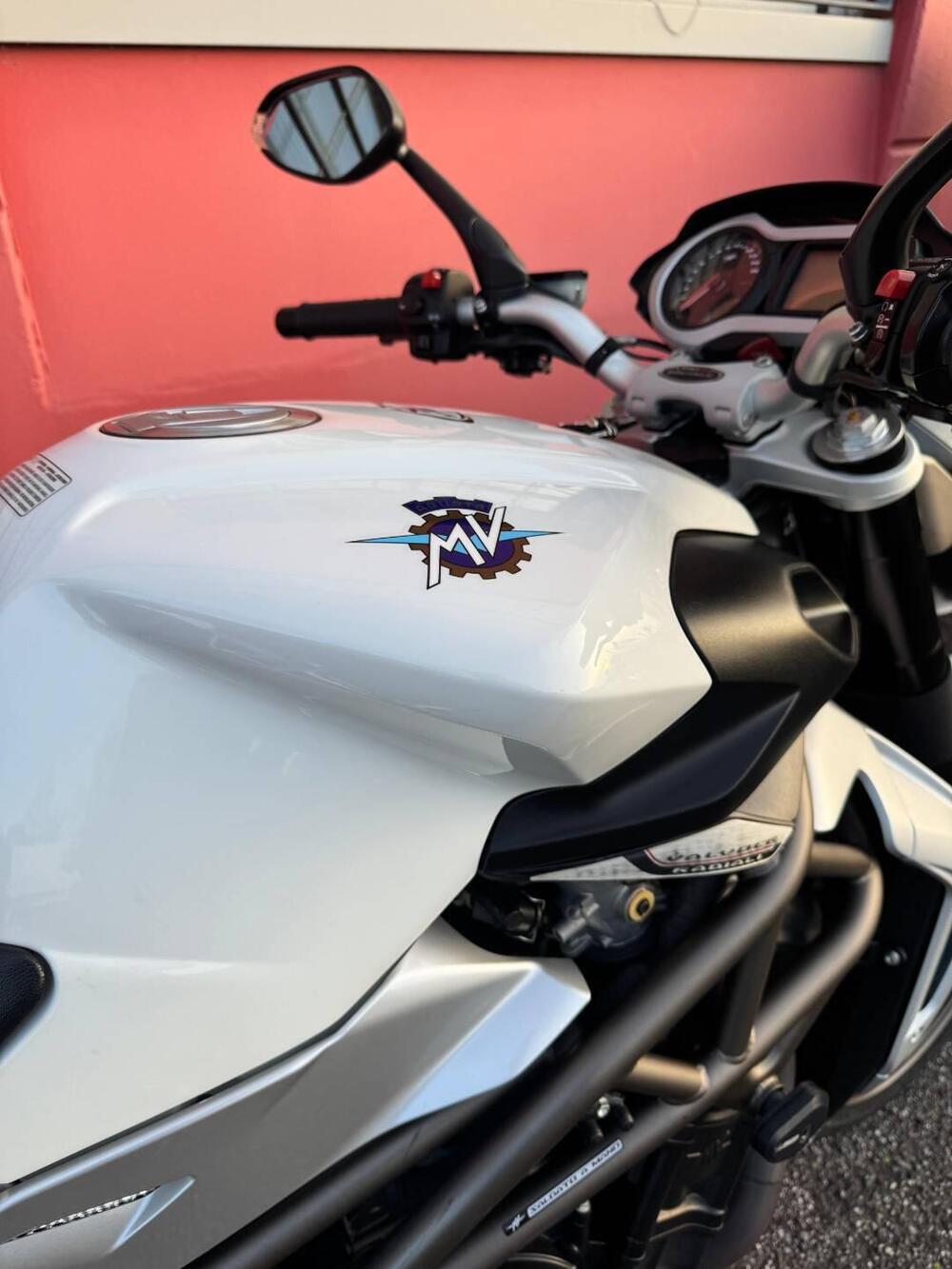 MV Agusta Brutale 990 R (2009 - 12) (6)