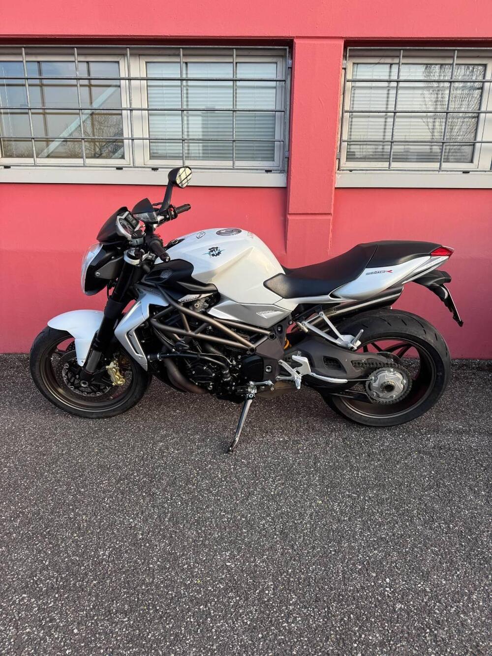 MV Agusta Brutale 990 R (2009 - 12) (11)