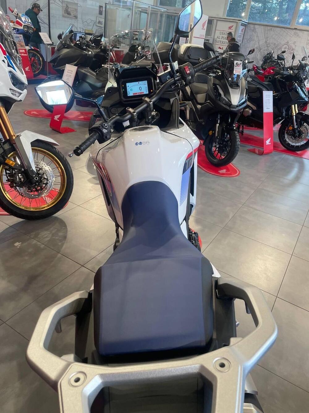 Honda Transalp XL750 (2025) (3)