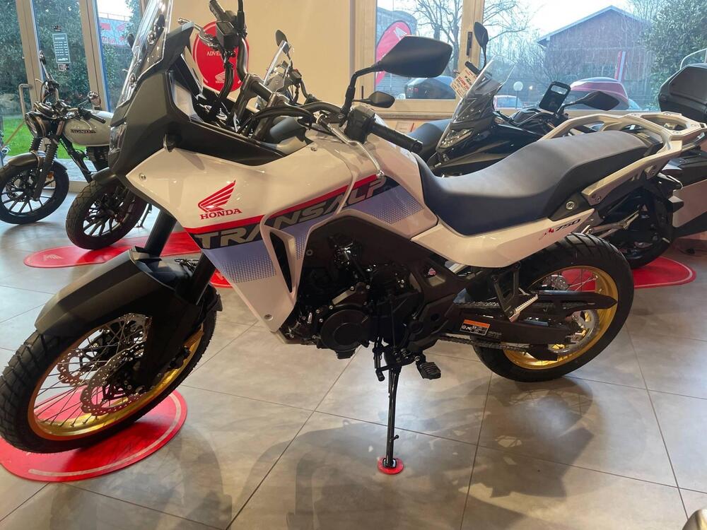 Honda Transalp XL750 (2025) (4)
