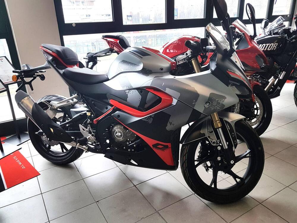 QJ Motor SRK 125 R (2025)