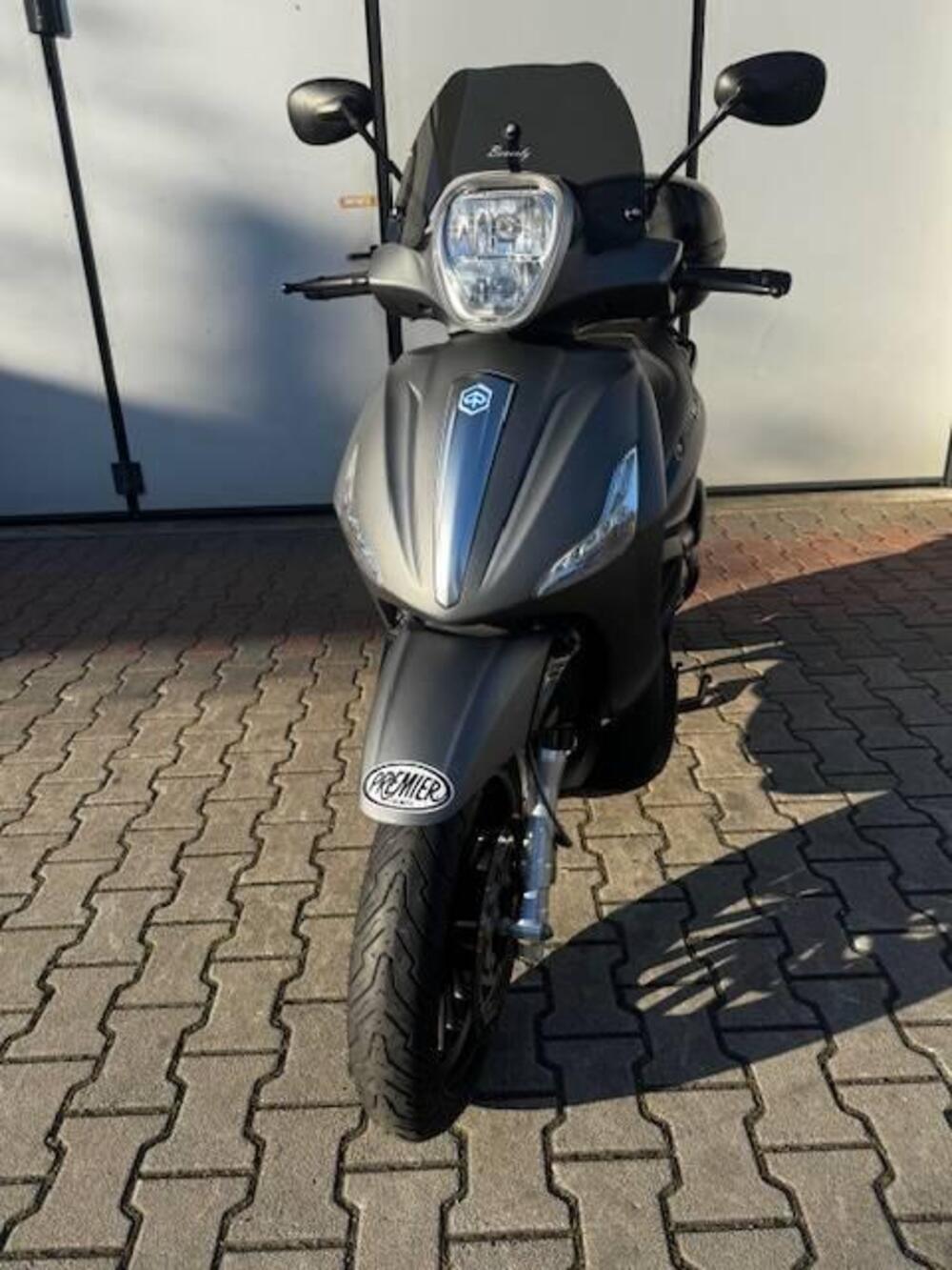 Piaggio Beverly 300 i.e. ABS-ASR (2016 - 20) (2)