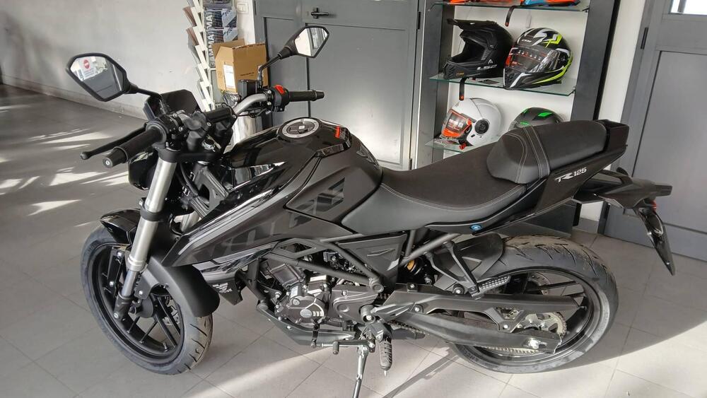 Voge Brivido 125R (2023 - 25) (2)