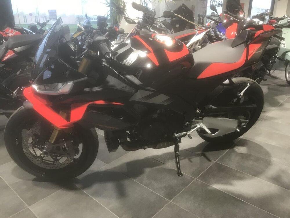 Aprilia Tuono V4 Factory (2025) (3)