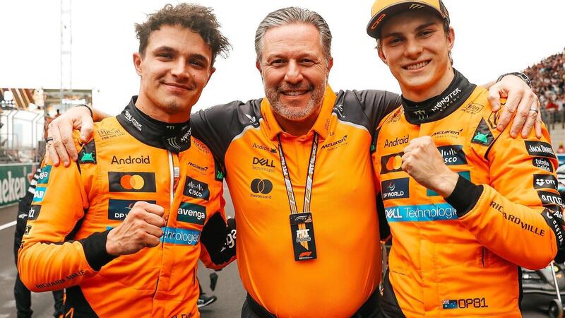 F1. GP Cina, dominio McLaren su Russell, Piastri: &quot;Voglio lottare per il titolo&quot;. Problemi per Norris