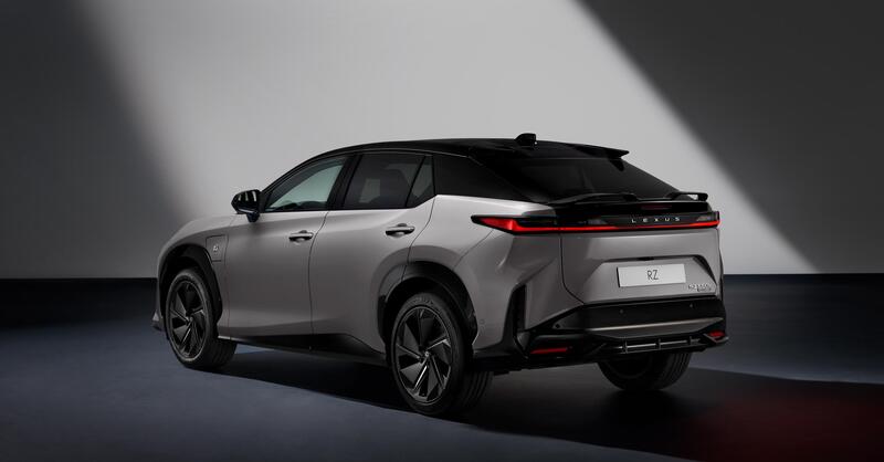 Lexus RZ 2025, sterzo by wire e... cambio &quot;quasi&quot; manuale [VIDEO] 