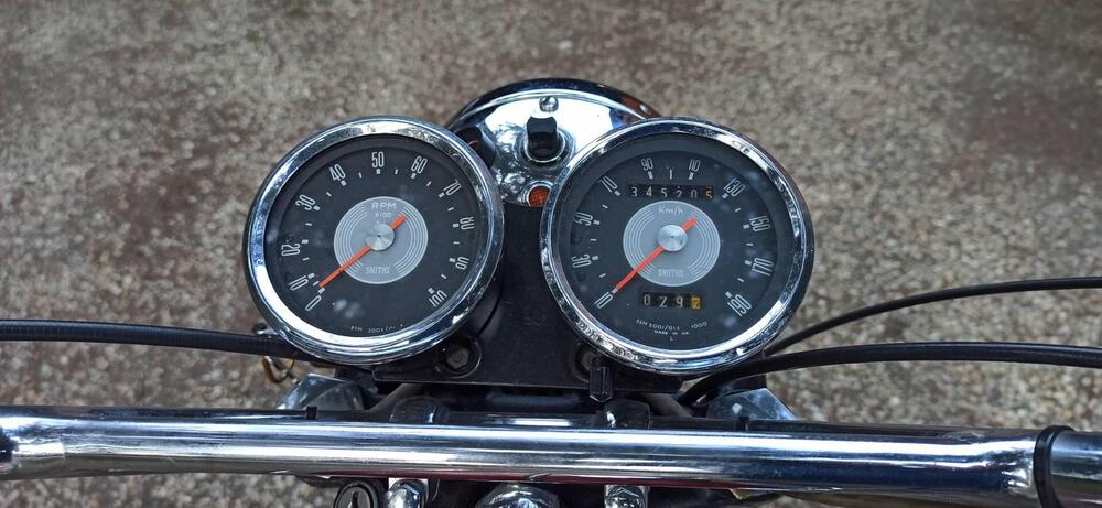 Triumph Bonneville (5)