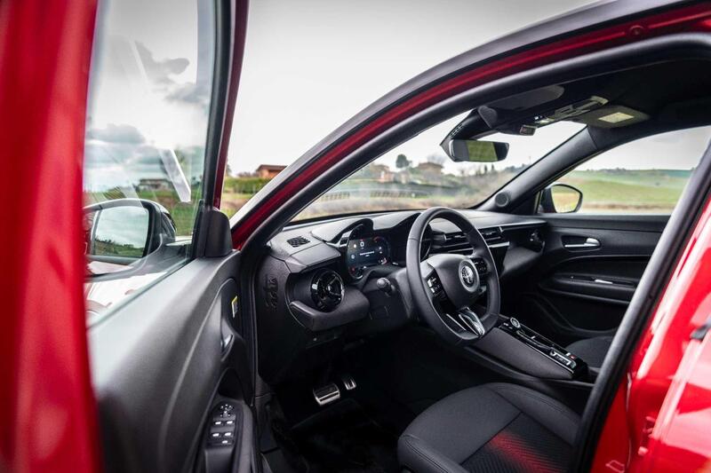 Alfa Romeo Junior Q4 ibrida - Foto di Leda Paleari