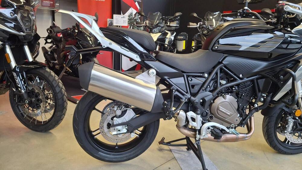 QJ Motor SRT 700 S (2025) (5)