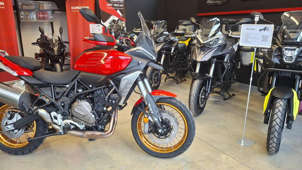 QJ Motor SRT 700 SX (2025) (3)