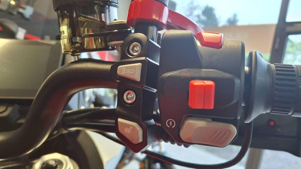 QJ Motor SRT 700 SX (2025) (8)