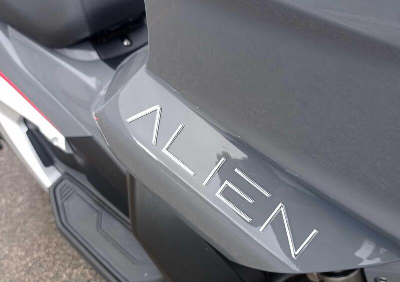 Alien Motors Newton 125 Newton 125 (2025) (13)