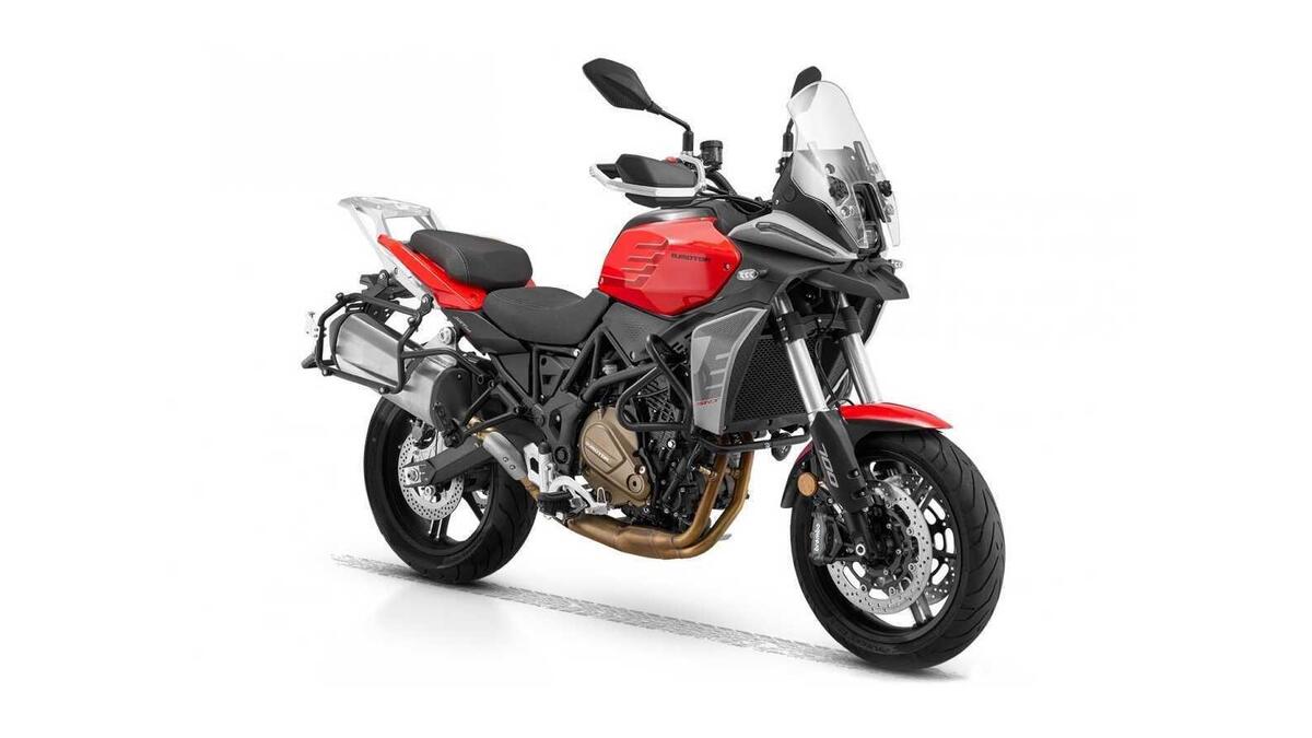 QJ Motor SRT 700 S (2025)