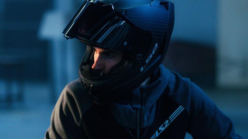 Dragon: il nuovo integrale in fibra di carbonio firmato LS2