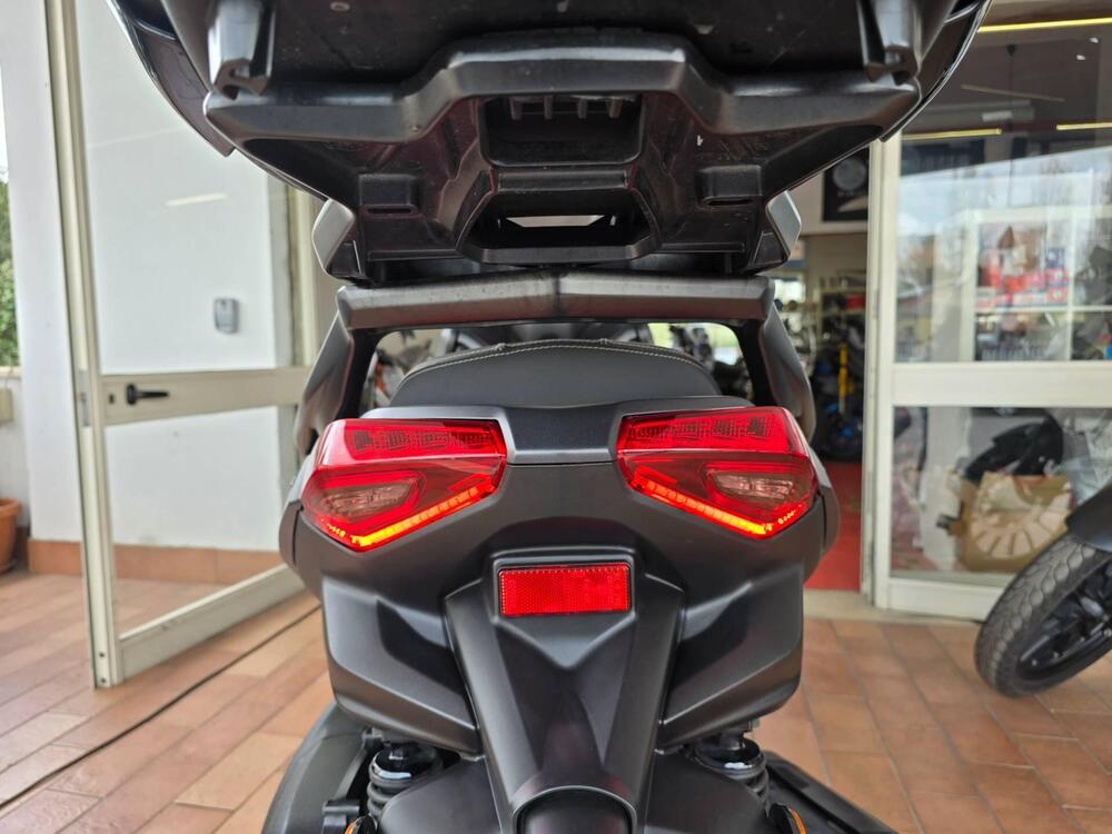 Yamaha X-Max 300 (2021 - 24) (7)