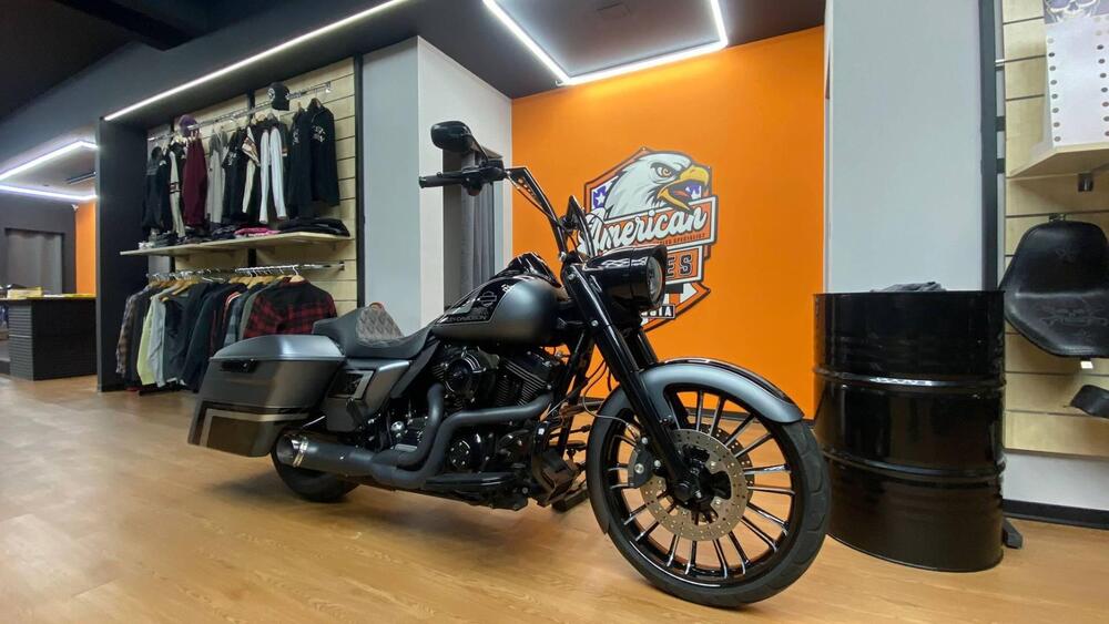 Harley-Davidson 1584 Road King Classic (2007 - 10) - FLHRC (3)