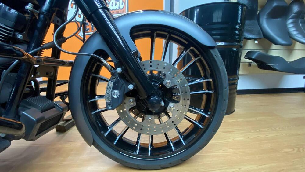 Harley-Davidson 1584 Road King Classic (2007 - 10) - FLHRC (11)