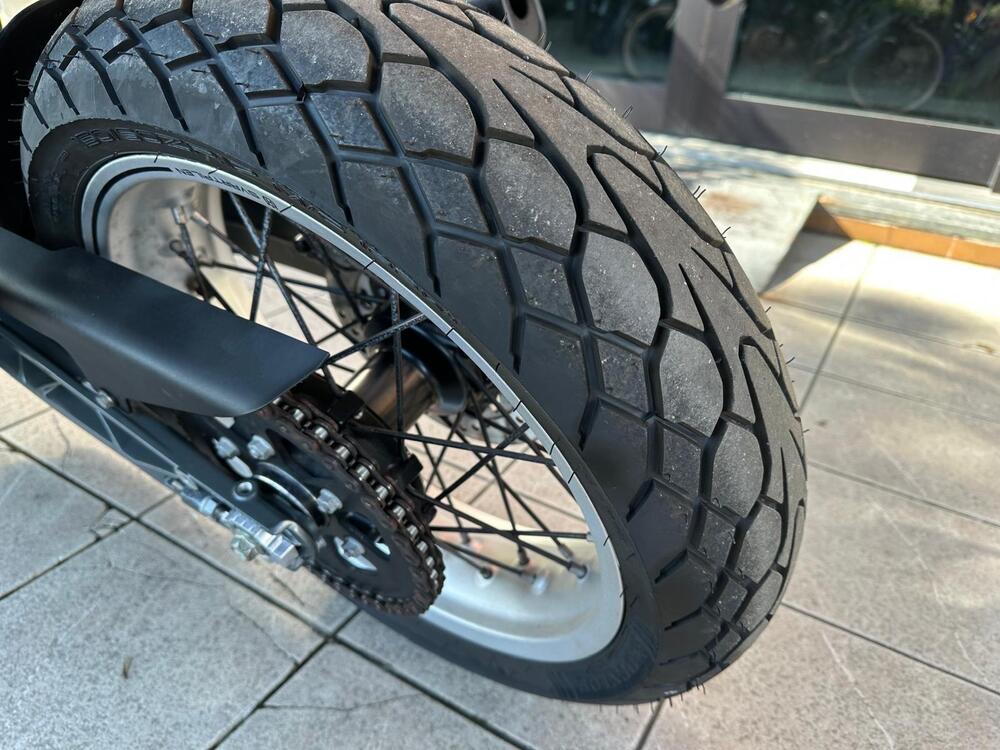 Husqvarna Svartpilen 401 (2018 - 19) (12)