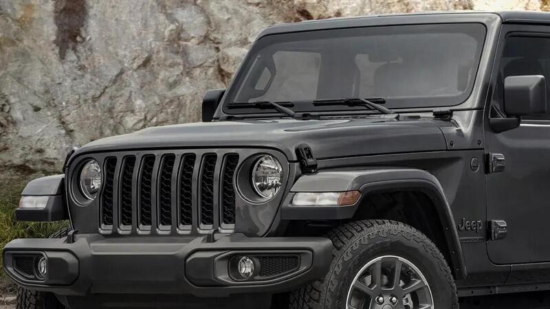 Jeep: la Wrangler e la Gladiator avranno il super parabrezza, come uno smartphone