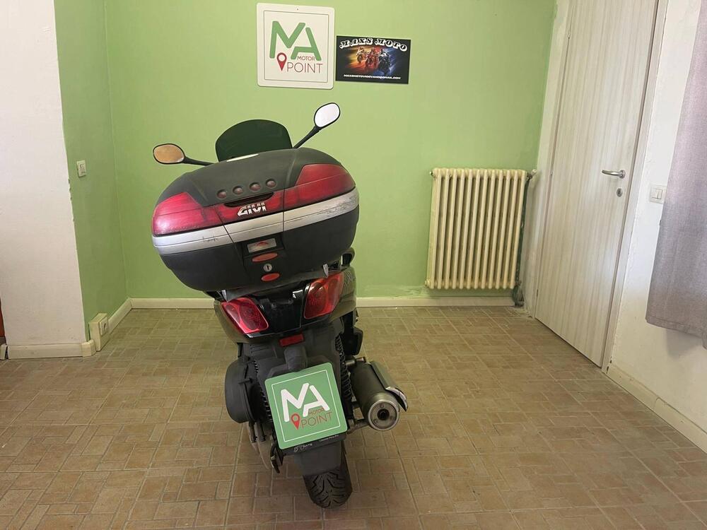 Yamaha X-Max 250 (2007 - 09) (2)