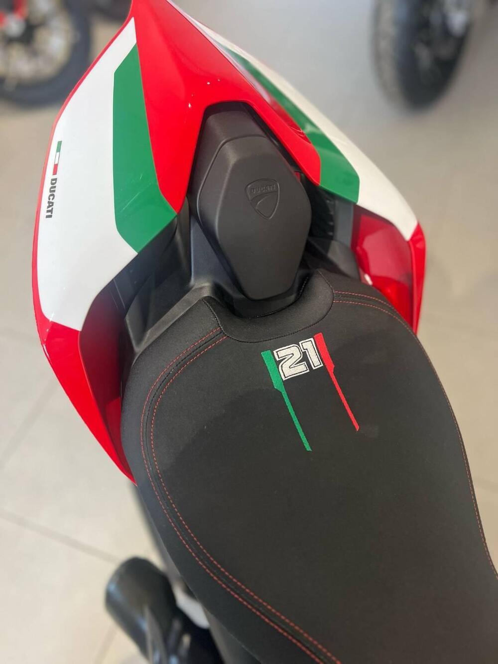 Ducati Panigale V2 Bayliss 1st Championship 20th Anniversary (2021 - 24) (7)