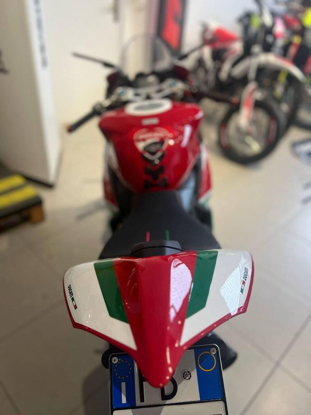 Ducati Panigale V2 Bayliss 1st Championship 20th Anniversary (2021 - 24) (11)