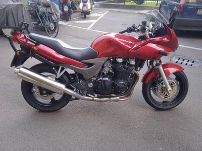 Kawasaki ZR 7S usata