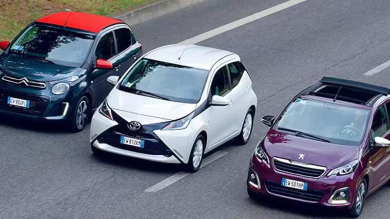 Citroen C1, Peugeot 107, Toyota Aygo: hanno vent&#039;anni eppure sono attuali; se ci fossero oggi... ecco come vanno