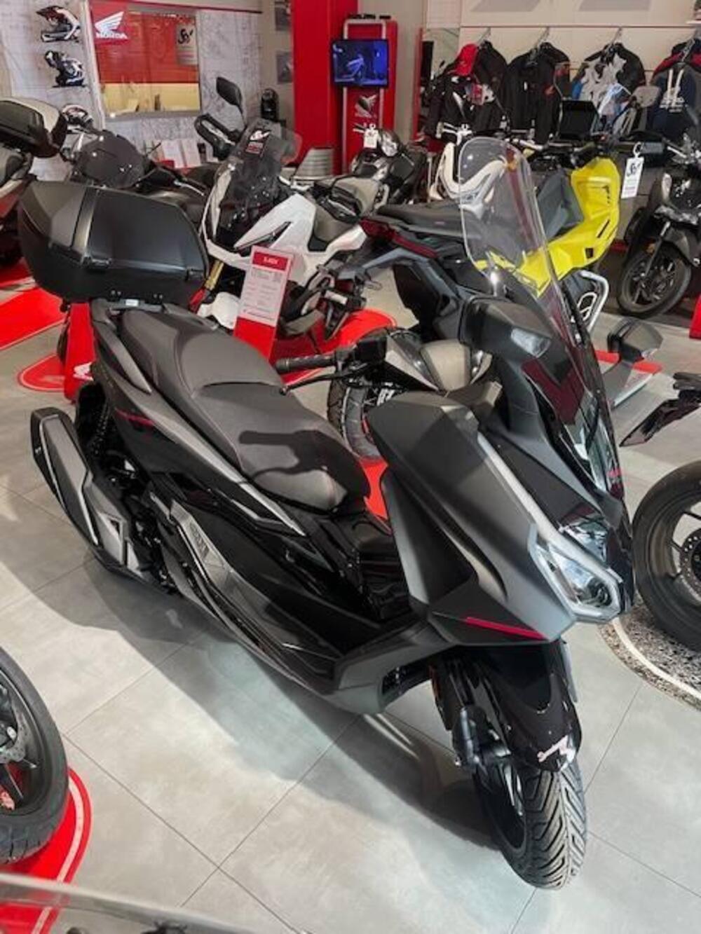 Honda Forza 350 Deluxe (2025)