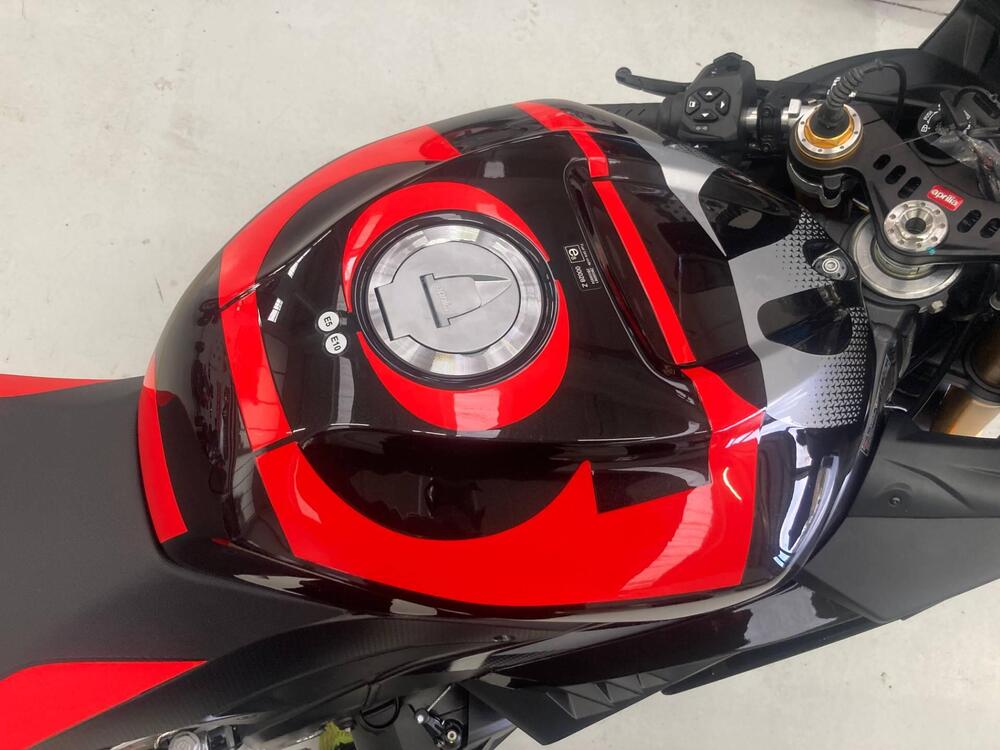 Aprilia RSV4 1100 Factory SE-09 SBK (2024) (5)